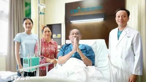 The 52-year-old Cambodian patient suffering from Whitmore’s disease has been cured in Ho Chi Minh City. (Photo: VNA)