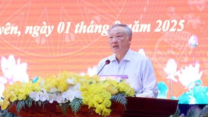 Permanent Deputy Prime Minister Nguyen Hoa Binh, who is also Chairman of the 2025 Amnesty Advisory Council, speaks at the event. (Photo: VNA)