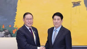 State President Luong Cuong (right) receives Cho Hyun-sang, Chair of the APEC Business Advisory Council (ABAC) 2025, on July 15 (Photo: VNA)