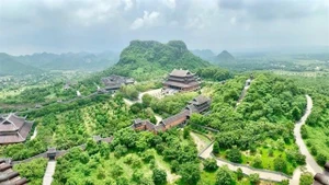 Bai Dinh Pagoda, a religious tourism site developed by Xuan Truong. The construction firm has proposed building an airport in Ninh Binh province. ( Photo baochinhphu.vn)