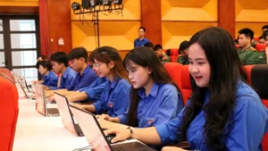 Young members compete in the contest following the launch ceremony. (Photo: nhandan.vn)