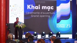 The international photography biennale Photo Ha Noi ’25 — hailed as a vibrant “feast for the eyes” — opened. (Photo: nhandan.vn)