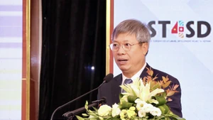 Vice Chairman of the Da Nang People’s Committee Ho Quang Buu speaks at the Swiss–Viet Economic Forum 2025. (Photo: VNA)