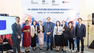 The event attracted the participation of representatives from universities, education organisations, and the business community both at home and abroad.