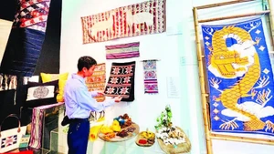 Brocade products crafted with the Tam Huc Man weaving technique of the Thai ethnic community in Hoa Tien Village, Nghe An — once on the verge of disappearing — are now being widely promoted thanks to support from the British Council.