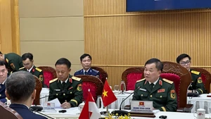 Deputy Minister of National Defence Sen. Lt. Gen. Hoang Xuan Chien speaks at the 16th Viet Nam – Singapore Defence Policy Dialogue in Da Nang city on October 28. (Photo: VNA)