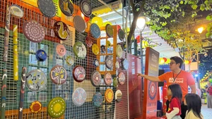 Numerous experiential spaces for young people and children at the programme Ha Noi Dep Sound on the Ha Noi Book Street (Photo: VietnamPlus)