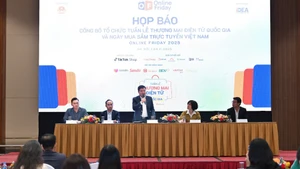 Delegates at the press briefing.