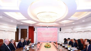 The talks between Chief Justice of the Supreme People’s Court of Viet Nam Nguyen Van Quang and Chief Justice of the Supreme Court of Azerbaijan Inam Imdad Karimov in Ha Noi on December 2 (Photo: VNA)