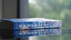 The book “Xu so Suong Mu” (The Land of Mist). (Photo: Kim Dong Publishing House)