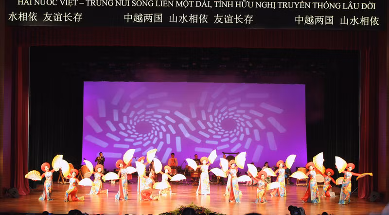 Hanoi event marks Vietnam - China diplomatic relations ảnh 5 Hanoi event marks Vietnam - China diplomatic relations ảnh 5