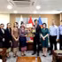 Officials of the Lao Embassy in the RoK present flowers and extend congratulations to the Vietnamese Embassy in the RoK on the occasion of the 81st anniversary of Viet Nam’s National Day. (Photo: Embassy of Viet Nam in the RoK)