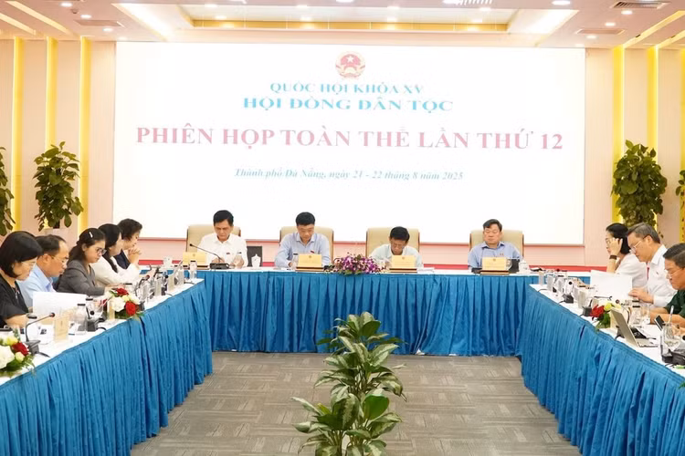 The 12th plenary session of the Council of Ethnic Affairs on August 21–22, 2025. (Photo: quochoi.vn)