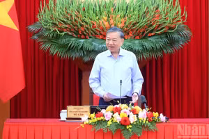 General Secretary and President To Lam presides over the second meeting of the Steering Committee tasked with reviewing 100 years of the Party’s leadership of the Vietnamese revolution, outlining the direction for national development over the next 100 years, and reviewing 40 years of implementing the Platform for national construction during the transition to socialism. (Photo: Dang Khoa)
