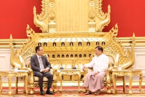 During his visit to Myanmar to co-chair the 10th Meeting of the Joint Commission on Bilateral Cooperation on August 26, 2026, Le Hoai Trung—Politburo member and Minister of Foreign Affairs—meets President of the Republic of the Union of Myanmar, Min Aung Hlaing. (Photo: VNA)