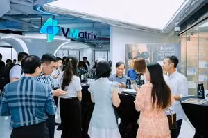Over the past eight months, the monthly average of newly established and resumed enterprises stood at 25,800. (Photo: VMatrix)
