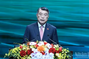 Prime Minister Le Minh Hung speaks at the October 16 ceremony that announces products awarded the Viet Nam National Brand title. (Photo: NDO)