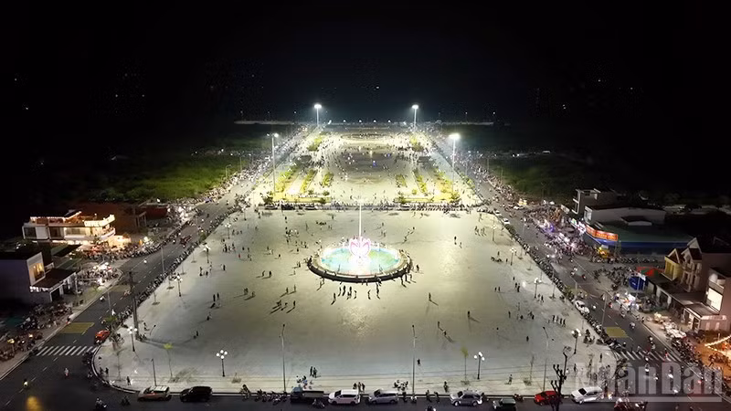 A view of Thap Muoi Square. (Photo: HOANG KHA)