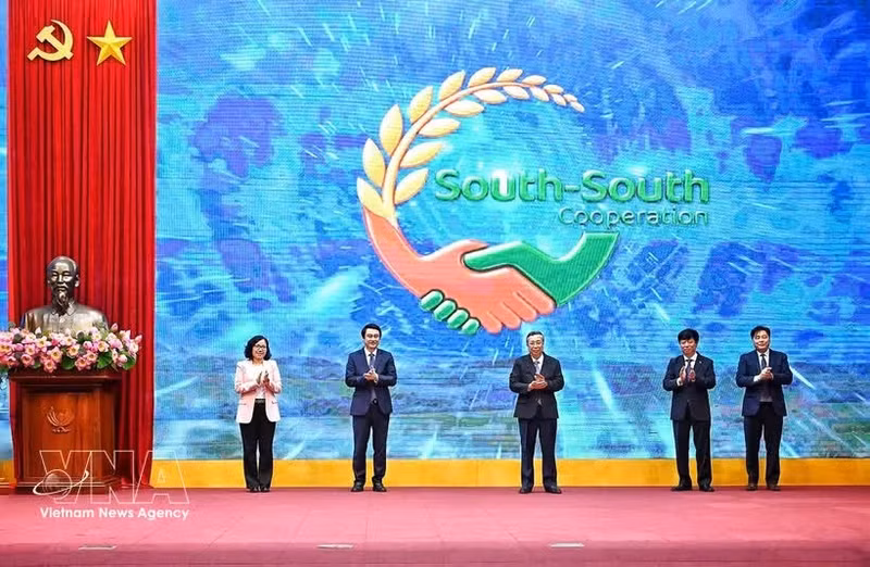 At the ceremony to launch the Working Group on South-South cooperation in agriculture in Ha Noi on May 29. (VNA)