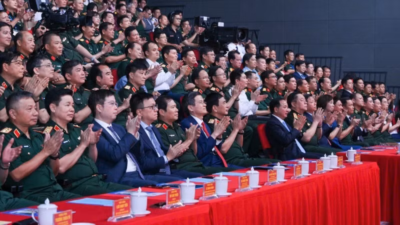 Delegates attend the review and award ceremony for the fifth “Protecting the Party’s ideological foundation in the new situation” writing competition (2025–2026).
