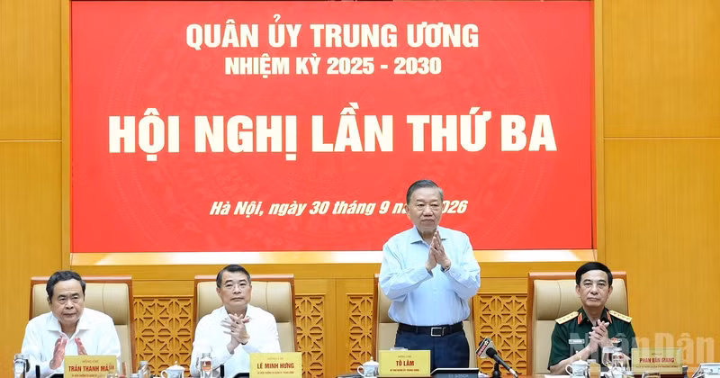 General Secretary and President To Lam chairs the third conference of the Central Military Commission for the 2025-2030 term. (Photo: DANG KHOA)