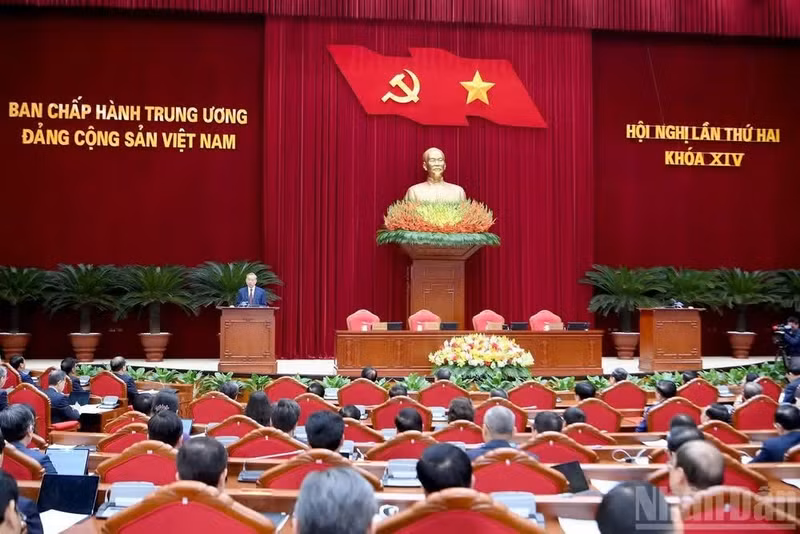 General Secretary To Lam delivers the closing speech at the second conference of the 14th Party Central Committee. (Photo: Dang Khoa)