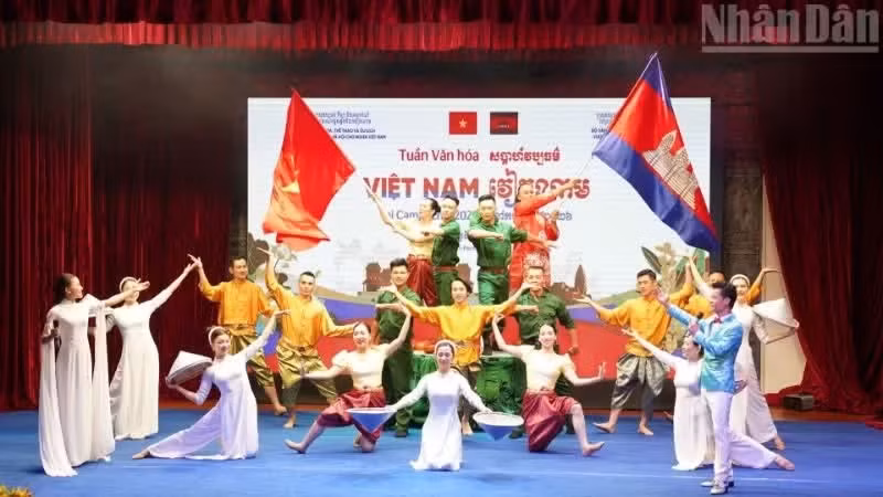 Viet Nam Culture Week in Cambodia 2026, held in late May, contributes to enhancing mutual understanding and strengthening people-to-people ties between the two countries. (Photo: DINH TRUONG)