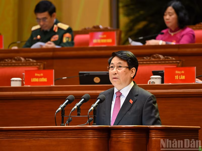 Politburo member and State President Luong Cuong delivers the opening address at the Congress.