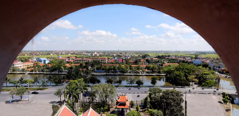 Viet Nam currently has more than 5,000 craft villages and traditional craft villages gradually integrating production activities with tourism development.