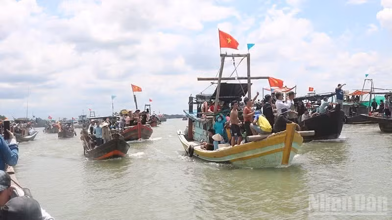 The My Long Sea Worship Festival of the Kinh community in Vinh Long Province.