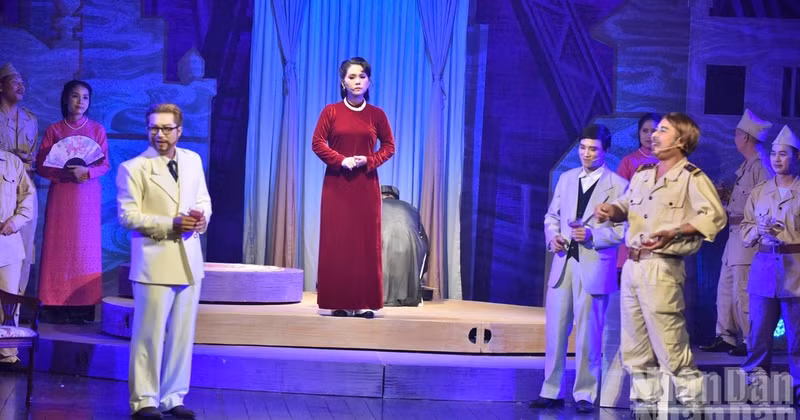 Ha Noi introduces a series of high-quality artistic programmes, including the “The Daughter of Ha Noi” production.