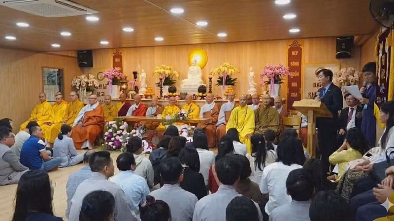 A view of the dedication ceremony for Cat Tuong Pagoda in Gwangju, the RoK. (Photo: VNA)