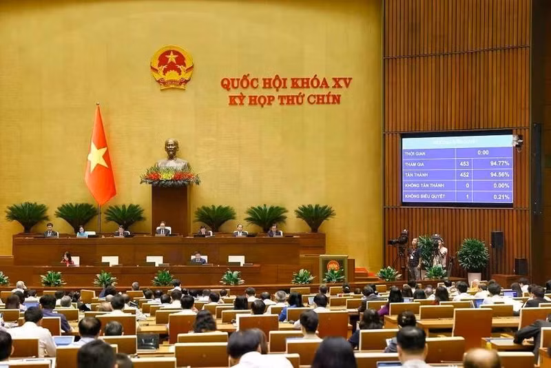 At a meeting within the 15th NA's 9th session. (Photo: VNA)