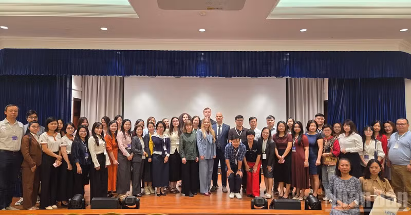 Delegates attending the event. (Photo: NGO HUONG)