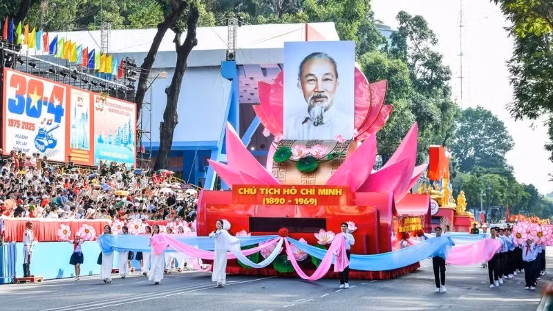 The commemoration of the Liberation of the South and National Reunification on April 30 embodies the strength of national unity that led to the Great Spring Victory of 1975. (Photo: Nhan Dan Newspaper)