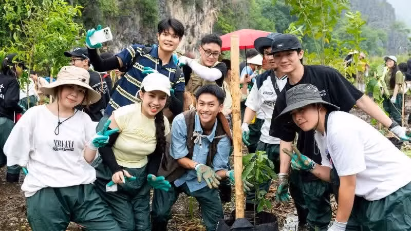 More than 1,000 trees were planted during the event. (Photo: Organising Committee)