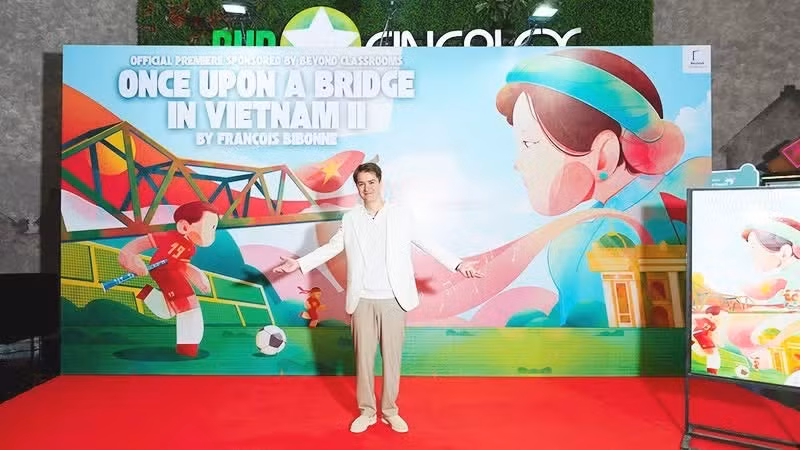 F. Bibonne at the premiere of “Once upon a Bridge in Viet Nam 2”, held on April 5 in Ha Noi.