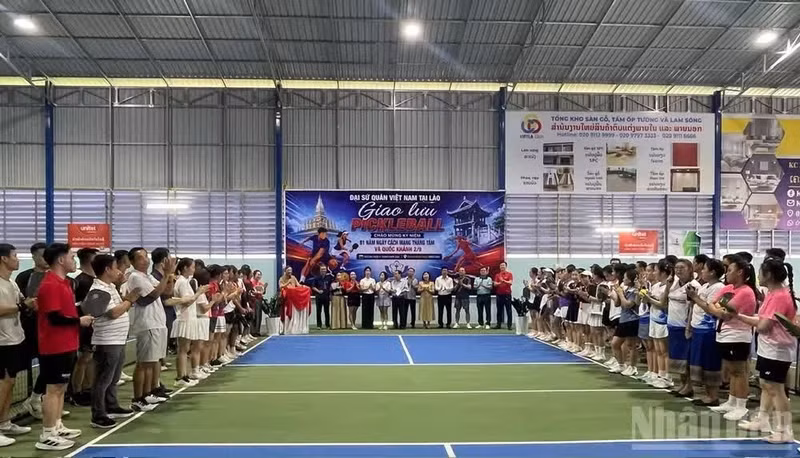 At the pickleball competition in Vientiane. (Photo: NDO)