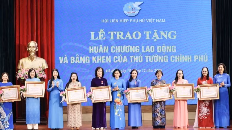 Individuals honoured with the Labour Order.