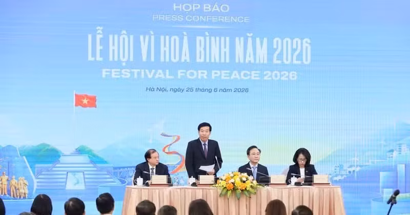 Deputy Minister of Foreign Affairs Nguyen Manh Cuong speak at the press conference on Quang Tri province's Festival for Peace in Ha Noi on June 25, 2026. (Photo: VNA)