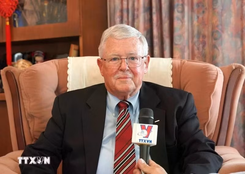 Professor Carl Thayer grants an interview to the Viet Nam News Agency. (Photo: VNA)