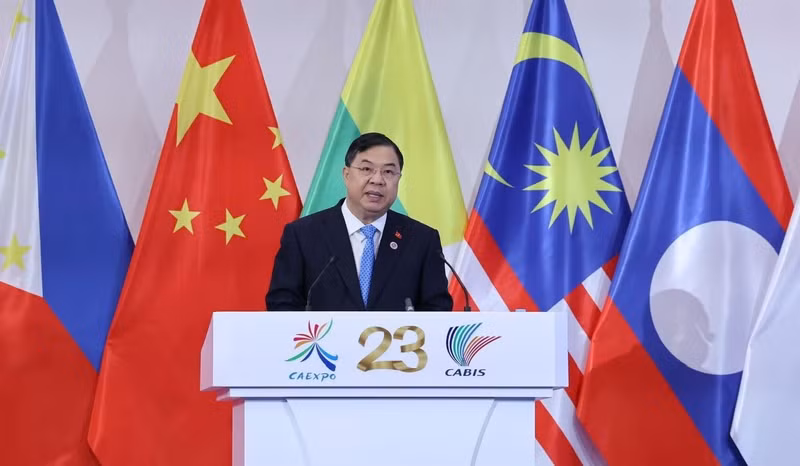 Standing Deputy Prime Minister Pham Gia Tuc speaks at the opening ceremony for the 23rd CAEXPO and CABIS. (Photo: Viet Nam Trade Promotion Agency under the Ministry of Industry and Trade)