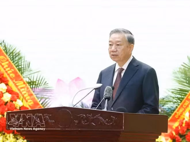 Party General Secretary and State President To Lam, who is also Secretary of the Central Military Commission, speaks at the ceremony. (Photo: VNA)