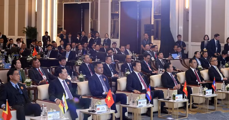 Delegates at the opening ceremony of the ASEAN Law Enforcement High-level Conference on Cooperation in Combating Criminal Fugitives in Ha Noi on September 30 (Photo: cand.vn)
