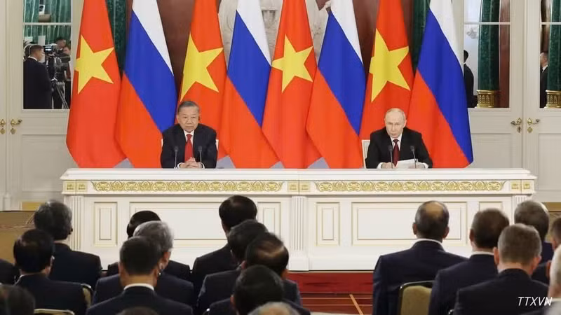 General Secretary of the Communist Party of Vietnam Central Committee and President To Lam and Russian President Vladimir Putin at the joint press conference in Moscow on September 9, 2026 (Photo: VNA)
