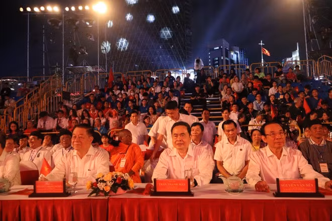 National Assembly Chairman Tran Thanh Man attends the programme from Ho Chi Minh City. Photo: VNA