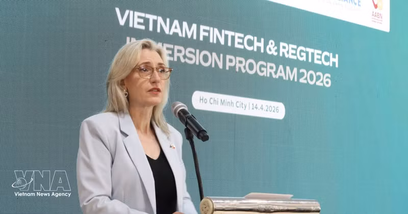 Emma McDonald, Australian Senior Trade and Investment Commissioner, speaks at the conference on April 14. (Photo: VNA)