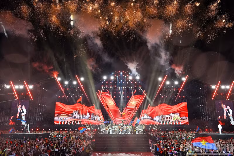 The 2026 political and artistic programme “Fatherland in Our Hearts,” organised by Nhan Dan Newspaper in Ho Chi Minh City. (Photo: THE DAI)