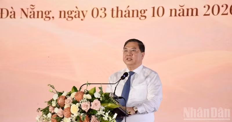 Politburo Member and Permanent Deputy Prime Minister Pham Gia Tuc attends the event and delivers keynote remarks. (Photo: ANH DAO)