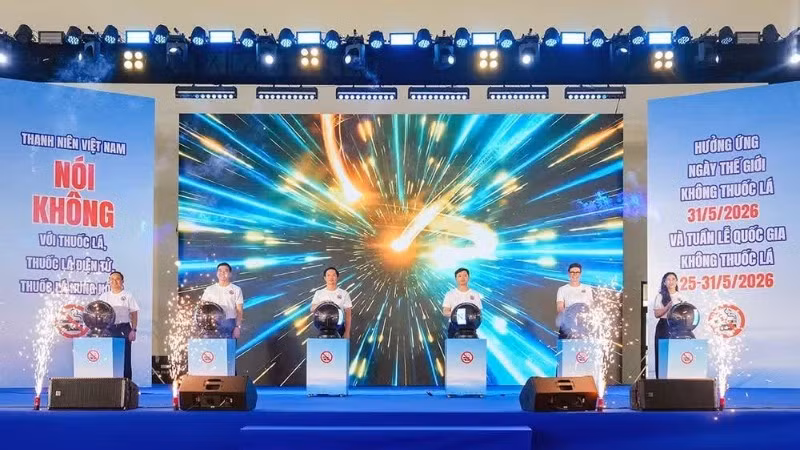 Representatives from the Ho Chi Minh Communist Youth Union Central Committee, the Ministry of Health, WHO, and related agencies launch the communication campaign in response to World No Tobacco Day on May 31 and National No Tobacco Week 2026.
